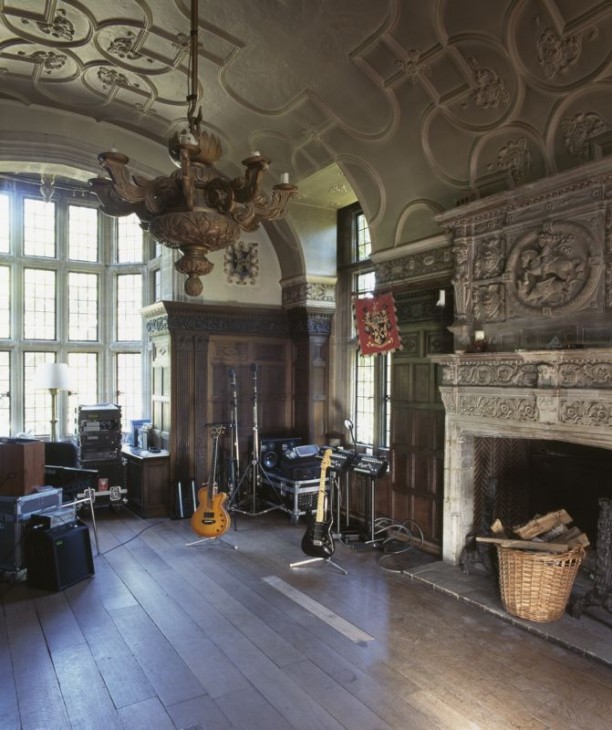 Sting's Home